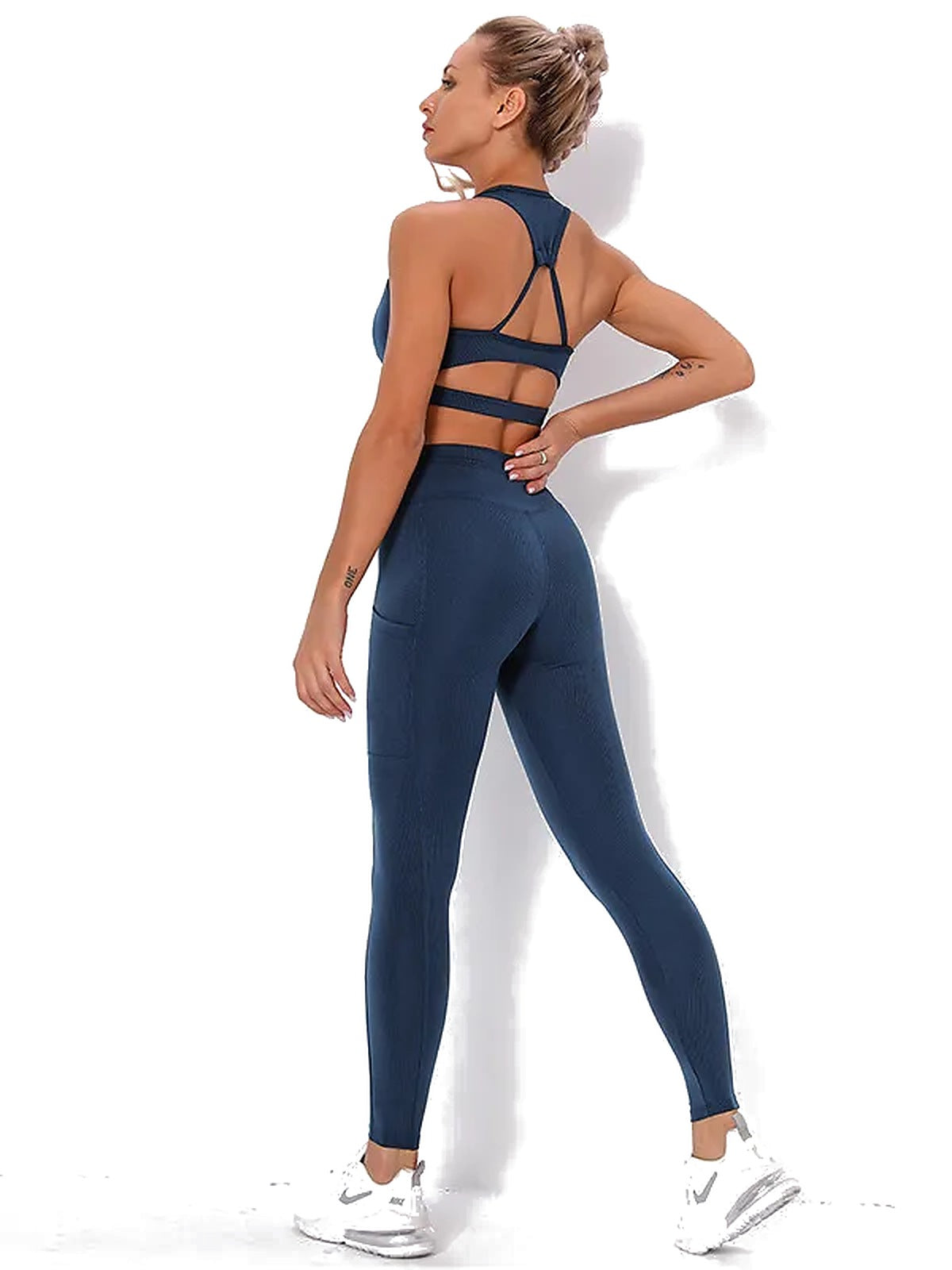 Women's Seamless Striped Activewear Set – Gym & Yoga Leggings